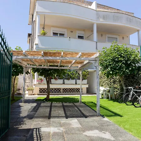 Only 100m From The * פרג'נה